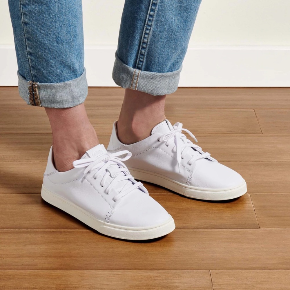 OluKai Women’s White Leather Sneakers Size 9